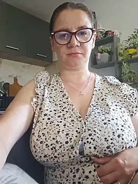 Snapshot of KristenVega chatting on June 17, 2026, 7:55 am KristenVega online show from June 17, 2026, 7:55 am