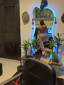 Young laroi online show from December 4, 2024, 5:49 am