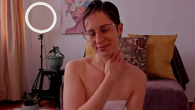 cuddlingbunny online show from February 23, 2025, 3:18 pm