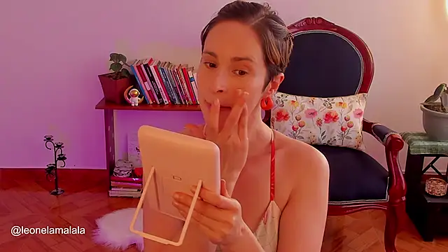 cuddlingbunny online show from March 22, 2025, 9:10 pm