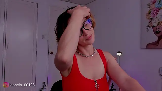 cuddlingbunny online show from February 15, 2026, 6:04 pm