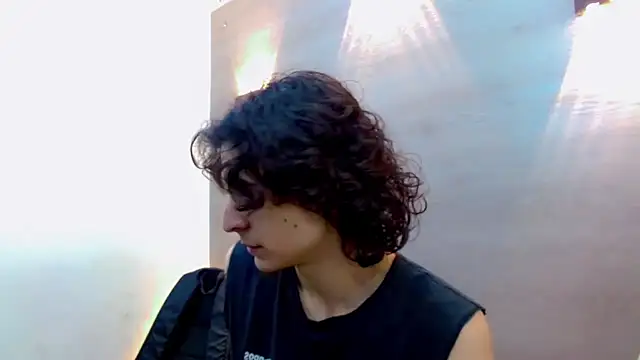 Sr BonnyEthan online show from October 4, 2025, 1:42 pm