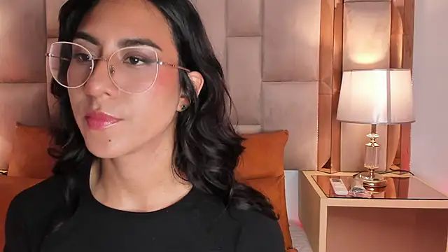 DaraBeckett online show from December 16, 2024, 3:11 pm