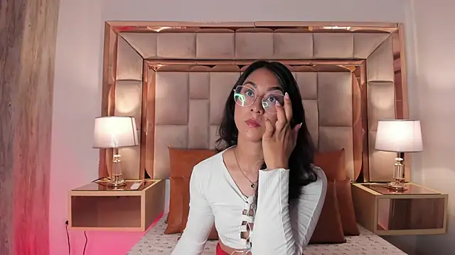 DaraBeckett online show from January 20, 2025, 12:07 pm