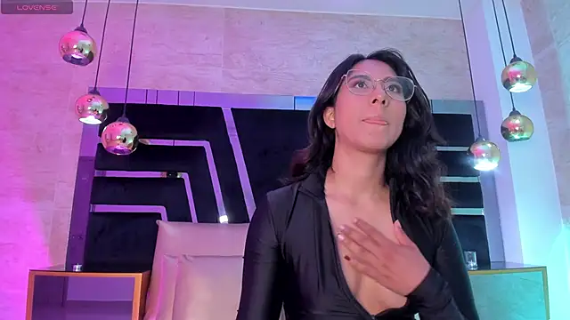 DaraBeckett online show from November 8, 2025, 12:05 pm