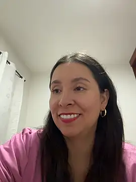 Snapshot of emely_sexx20 chatting on April 21, 2026, 12:34 am emely sexx20 online show from April 21, 2026, 12:34 am