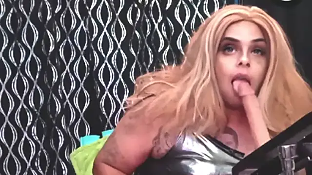 Snapshot of indica310 chatting on November 9, 2025, 10:46 am indica310 online show from November 9, 2025, 10:46 am