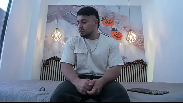 BrianMalonee online show from November 3, 2025, 12:06 pm