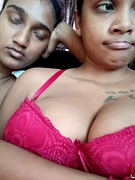 Indianqueen03 online show from September 29, 2025, 11:26 am