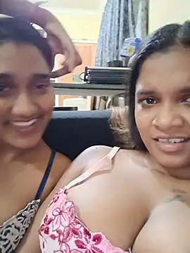 Indianqueen03 online show from June 25, 2026, 6:23 pm