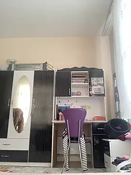 MuscleBoyy777 online show from January 28, 2025, 8:47 am