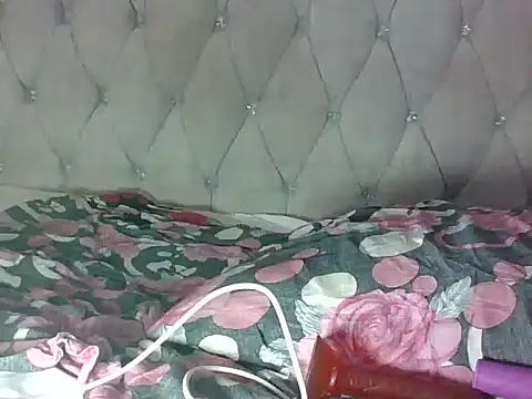 Snapshot of sweet_iddah chatting on November 10, 2025, 2:16 pm sweet iddah online show from November 10, 2025, 2:16 pm