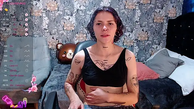 Snapshot of pretty_cristal69 chatting on May 3, 2026, 1:28 pm pretty cristal69 online show from May 3, 2026, 1:28 pm