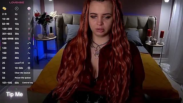 Miss Maya Mils online show from September 18, 2025, 1:18 am