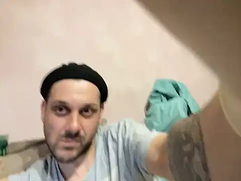 Snapshot of MaeltraJoy chatting on March 7, 2025, 5:06 pm MaeltraJoy online show from March 7, 2025, 5:06 pm