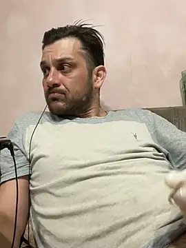 Snapshot of MaeltraJoy chatting on March 7, 2025, 8:11 pm MaeltraJoy online show from March 7, 2025, 8:11 pm