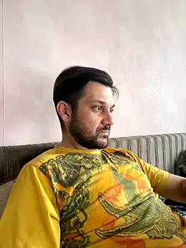 Snapshot of MaeltraJoy chatting on October 24, 2025, 10:00 am MaeltraJoy online show from October 24, 2025, 10:00 am