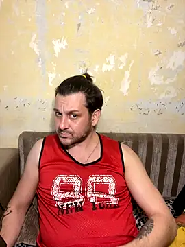 Snapshot of MaeltraJoy chatting on December 21, 2025, 5:31 pm MaeltraJoy online show from December 21, 2025, 5:31 pm