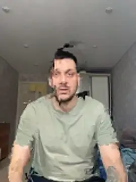 Snapshot of MaeltraJoy chatting on March 22, 2026, 1:14 pm MaeltraJoy online show from March 22, 2026, 1:14 pm