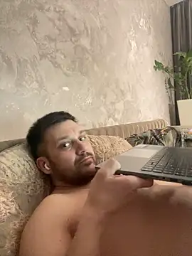 Snapshot of MaeltraJoy chatting on March 30, 2026, 9:05 pm MaeltraJoy online show from March 30, 2026, 9:05 pm