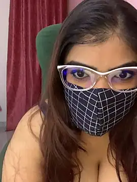 Snapshot of Fantastic_ruby chatting on December 12, 2024, 6:21 pm Fantastic ruby online show from December 12, 2024, 6:21 pm