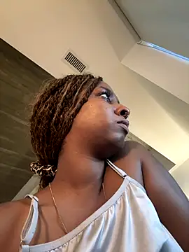 Your Paris online show from October 2, 2025, 1:29 pm