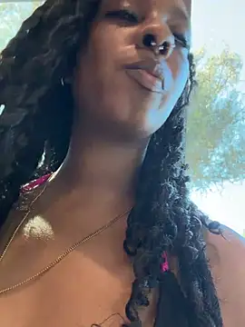 Snapshot of Your_Paris chatting on March 1, 2026, 9:17 pm Your Paris online show from March 1, 2026, 9:17 pm