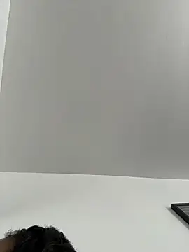 Snapshot of Your_Paris chatting on March 4, 2026, 4:57 pm Your Paris online show from March 4, 2026, 4:57 pm