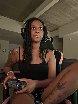 Snapshot of Your_Paris chatting on March 17, 2026, 5:55 am Your Paris online show from March 17, 2026, 5:55 am