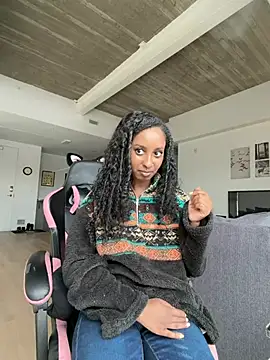 Snapshot of Your_Paris chatting on March 19, 2026, 9:19 pm Your Paris online show from March 19, 2026, 9:19 pm