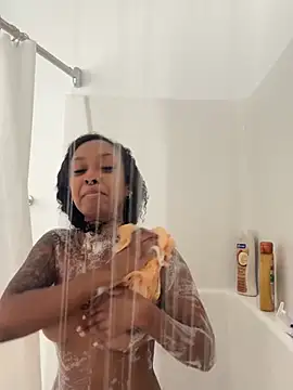 Snapshot of Your_Paris chatting on March 25, 2026, 1:33 am Your Paris online show from March 25, 2026, 1:33 am