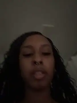 Snapshot of Your_Paris chatting on April 8, 2026, 4:51 pm Your Paris online show from April 8, 2026, 4:51 pm