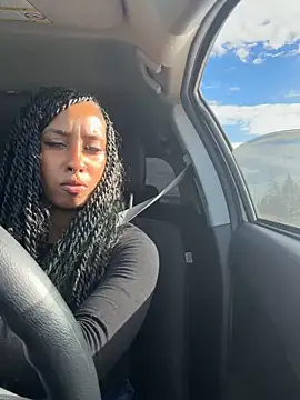 Snapshot of Your_Paris chatting on April 9, 2026, 11:21 pm Your Paris online show from April 9, 2026, 11:21 pm