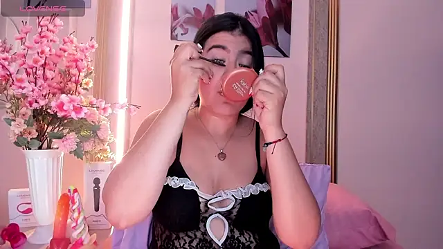 scarlet fostt  online show from October 19, 2025, 10:38 am