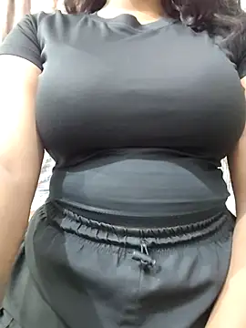 MohiniHott online show from July 14, 2026, 6:18 am