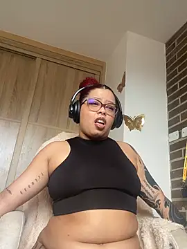 6nalanie online show from April 12, 2026, 9:31 pm