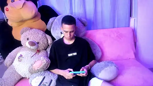 isaaclatino online show from January 14, 2026, 3:34 am