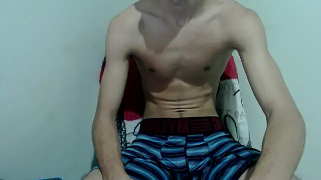 Snapshot of isaaclatino chatting on April 25, 2026, 5:21 am isaaclatino online show from April 25, 2026, 5:21 am