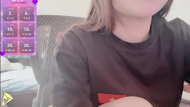 Snapshot of Berrysweet_68 chatting on March 10, 2026, 7:35 am Berrysweet 68 online show from March 10, 2026, 7:35 am