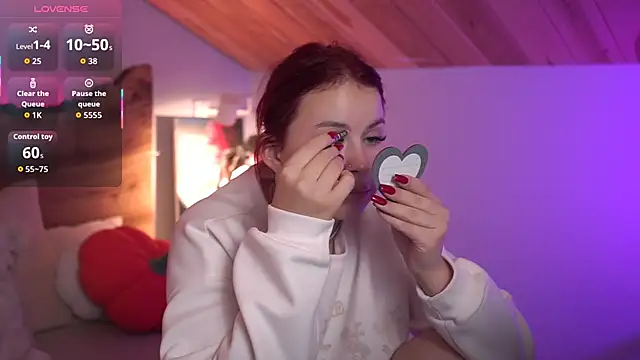 Snapshot of AliceBessos chatting on November 1, 2025, 9:11 am AliceBessos online show from November 1, 2025, 9:11 am