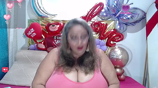 Snapshot of BBW_salome chatting on February 19, 2025, 8:31 pm BBW salome online show from February 19, 2025, 8:31 pm