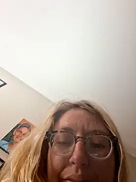 xWhoreAbleX Pika online show from May 25, 2026, 3:23 am