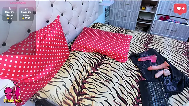 Snapshot of Krystal_Cruz chatting on February 15, 2025, 3:06 pm Krystal Cruz online show from February 15, 2025, 3:06 pm