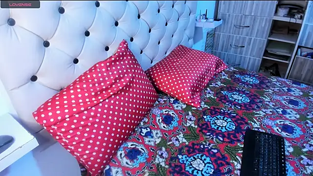 Snapshot of Krystal_Cruz chatting on March 3, 2025, 11:11 am Krystal Cruz online show from March 3, 2025, 11:11 am