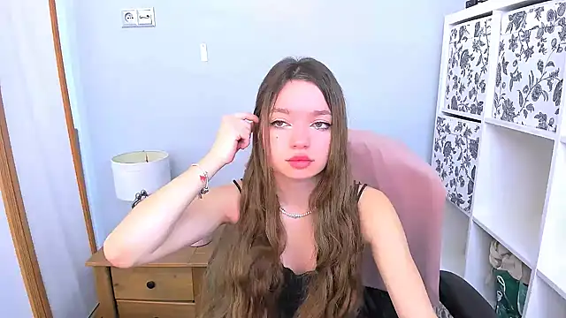 Snapshot of GraceLips chatting on March 22, 2025, 6:22 am GraceLips online show from March 22, 2025, 6:22 am
