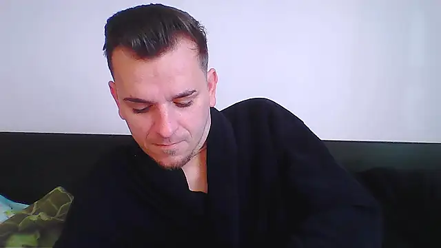 Huge cock22cm online show from November 15, 2025, 6:22 am