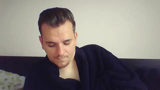 Huge cock22cm online show from November 29, 2025, 9:23 am