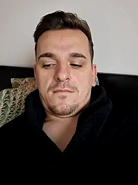 Huge cock22cm online show from December 14, 2025, 9:25 am