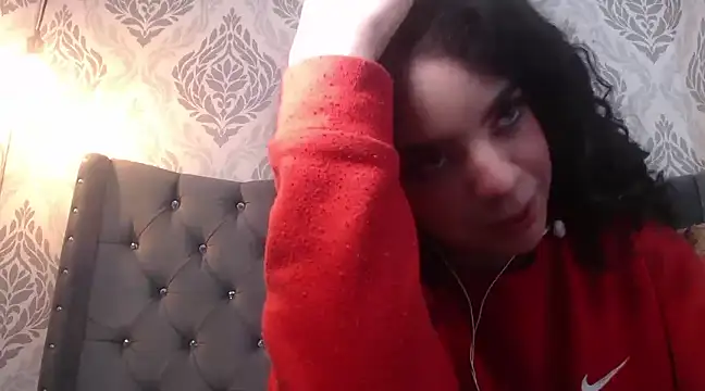 EmmaCowperr online show from March 10, 2025, 2:48 pm