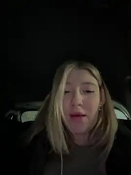 littlebitchess online show from November 26, 2025, 6:09 pm